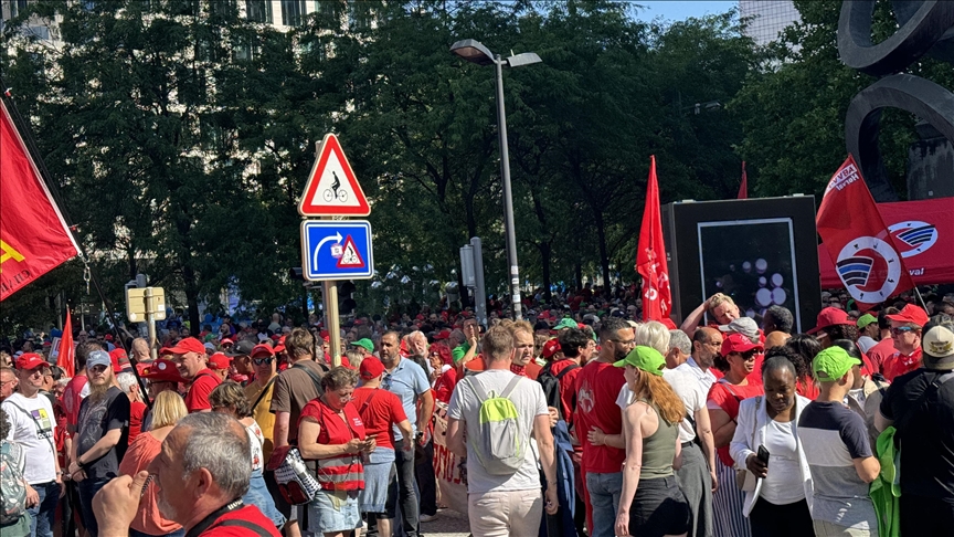 80,000 march in Brussels to protest government austerity measures