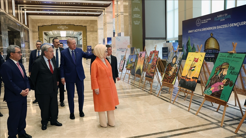أنقرة.. أردوغان وغوتيريش يزوران معرضا عن شباب غزة