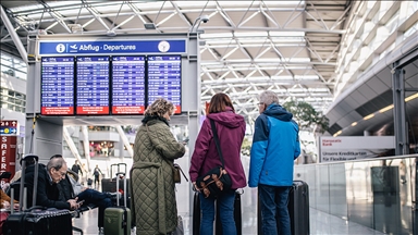 Almanya'da Lufthansa pilotlarının grevi uçuş trafiğini etkiliyor