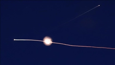 Emiratet e Bashkuara Arabe: Interceptuam 13 raketa dhe 39 dronë të lëshuar nga Irani