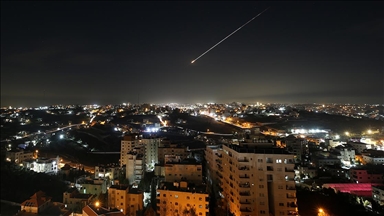 Netanyahu'nun basın toplantısı sırasında İran'dan atılan füzeler nedeniyle İsrail'de sirenler çaldı