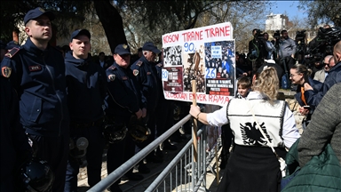 Në Shqipëri mbahet protestë antiqeveritare, masa të larta të sigurisë