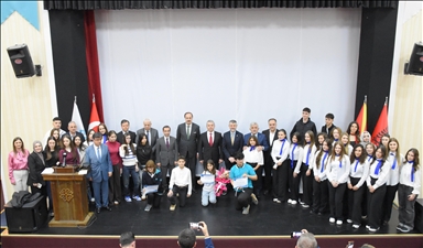 Програма по повод денот на турската национална химна во кампусот на училиштата „Маариф“ во Тетово