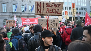 Oko 80.000 ljudi marširalo u Briselu u znak protesta protiv vladinih mjera štednje