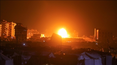 İsrail ordusu, gece boyunca Gazze Şeridi'nin çeşitli bölgelerine saldırılar düzenledi