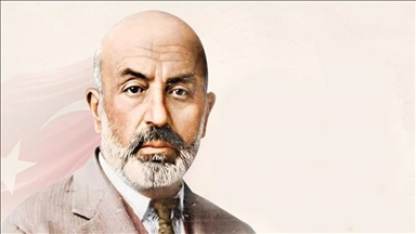 Milli şair Mehmet Akif Ersoy, İstiklal Marşı'nın kabulünün 105. yılında anılıyor