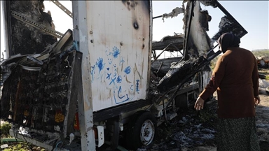 Cisjordanie : des colons israéliens illégaux incendient l’entrée d’une mosquée