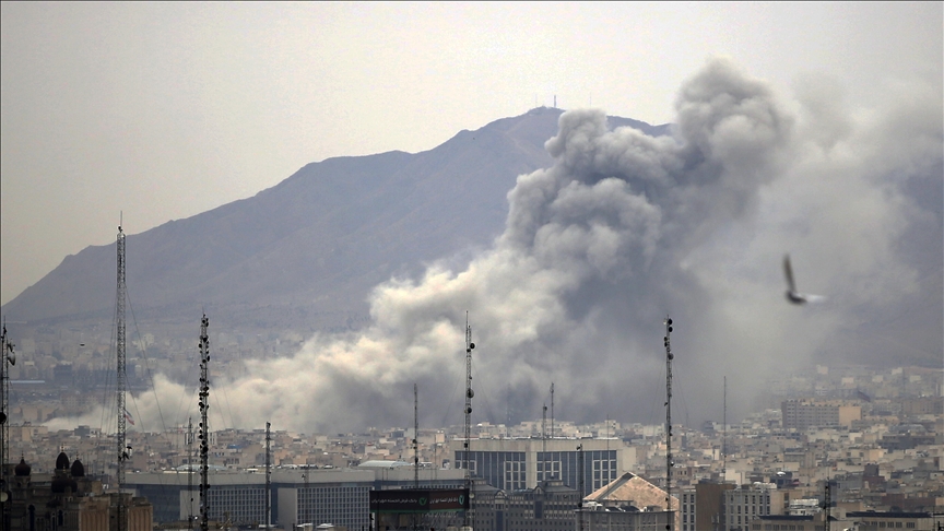 Tahran’da art arda şiddetli patlamalar meydana geldi