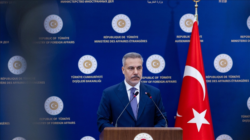 Turkish foreign minister discusses regional developments with Qatari, Azerbaijani counterparts