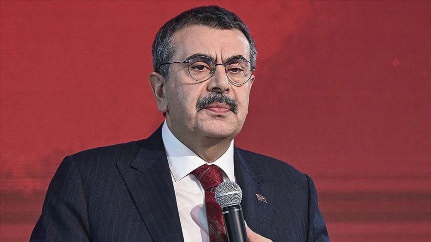 Bakan Tekin: Türkiye Yüzyılı Maarif Modeli'ne dijital okuryazarlıkla ilgili uyulması gereken kriterleri yerleştirdik