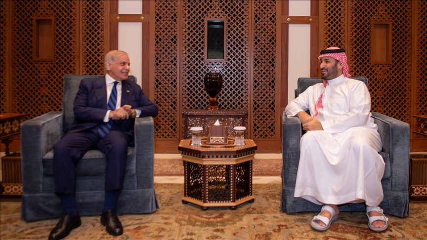باكستان والسعودية تتفقان على مواصلة التعاون لإرساء السلام في المنطقة