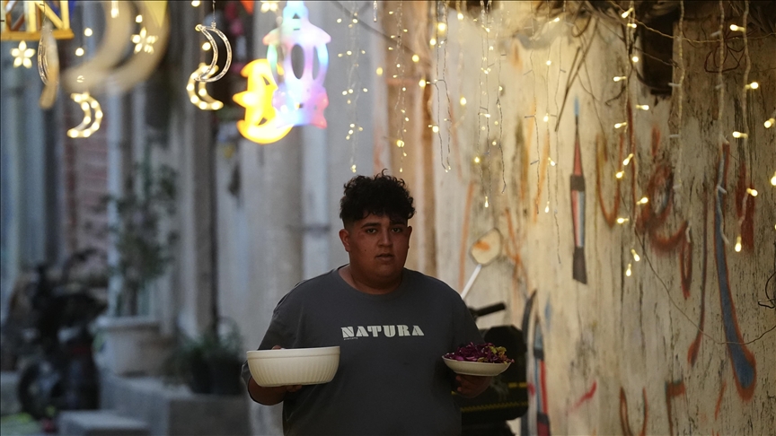  Во старите квартови на Багдад сè уште живее традицијата на споделување ифтар меѓу соседите