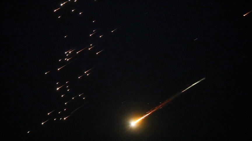 إصابة شخص وحريق وسط إسرائيل إثر دفعة جديدة من الصواريخ الإيرانية 