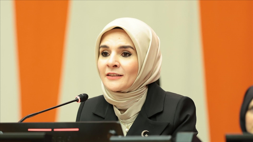 Bakan Göktaş, vatandaşları "Dijital Dünyada Çocuk Hakları Sözleşmesi"ni imzalamaya davet etti