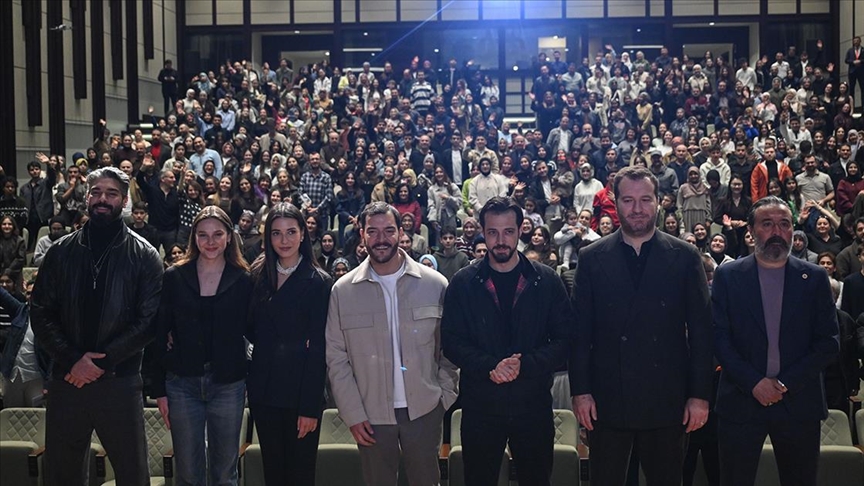 "Külliye'de Ramazan" etkinliklerinde "Kuruluş Orhan" dizisi oyuncuları sevenleriyle buluştu