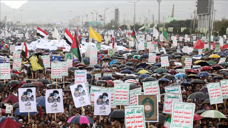 بيوم القدس العالمي.. آلاف اليمنيين يتظاهرون بصنعاء تضامنا مع إيران