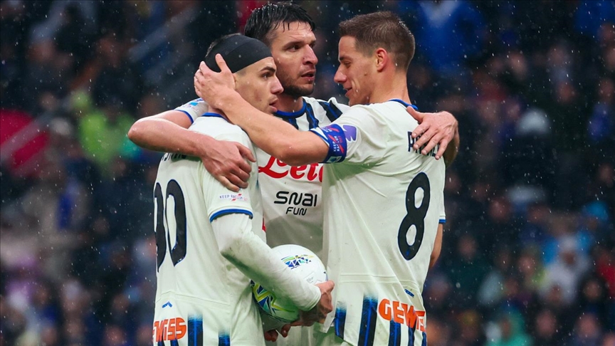 قدم.. أتالانتا يشعل صراع اللقب بتعادله أمام إنتر ميلان