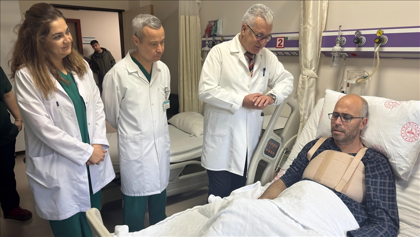 İzmirli hasta, kalbinin tüm dokusuna 20 doktorun 11 saatlik müdahalesiyle iyileşti