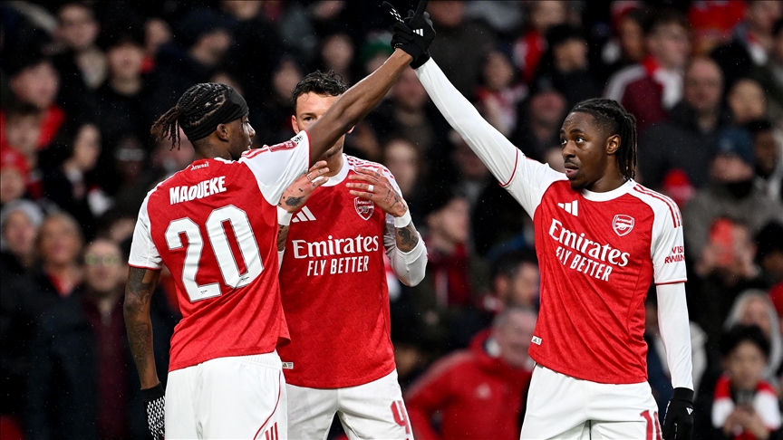 قدم.. أرسنال يهزم إيفرتون بثنائية متأخرة ويعزز صدارته للبريميرليغ