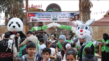 "الإغاثة" التركية تقيم إفطارا لـ400 عائلة من أسر الأيتام بريف دمشق