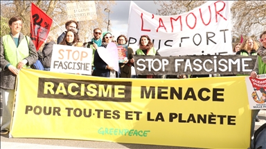 À Paris, des manifestants dénoncent les guerres et la montée de l’extrême droite