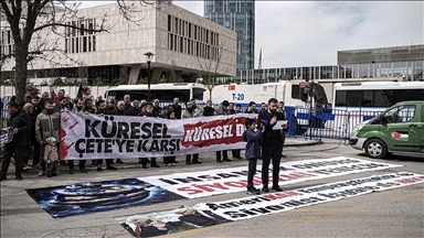 Mescid-i Aksa'nın kapatılması ve İran'a yönelik saldırılar ABD Büyükelçiliği önünde protesto edildi