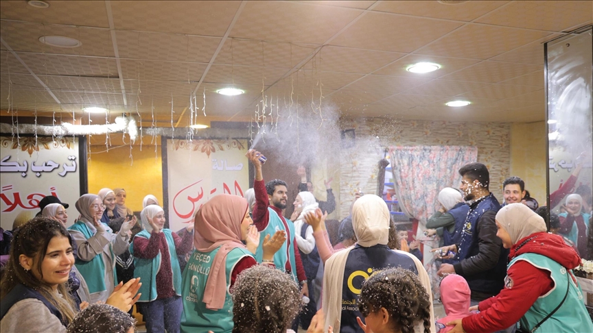 دمشق.. جمعيتان تركيتان تنظمان فعالية للأطفال في مخيم اليرموك