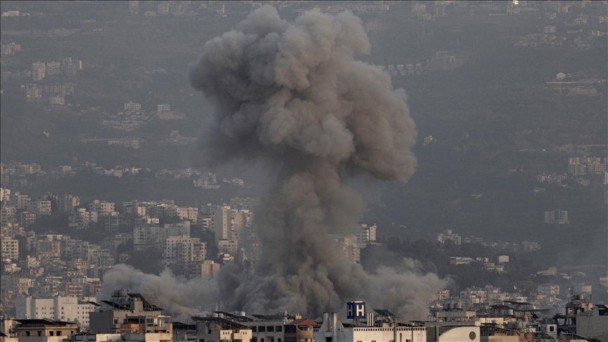 İsrail, Lübnan'ın güneyindeki beldelere hava ve topçu saldırıları düzenledi