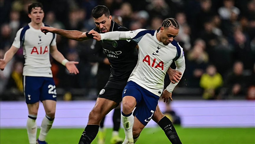 قدم.. توتنهام ينتزع تعادلا مثيرا أمام ليفربول في الدوري الإنجليزي