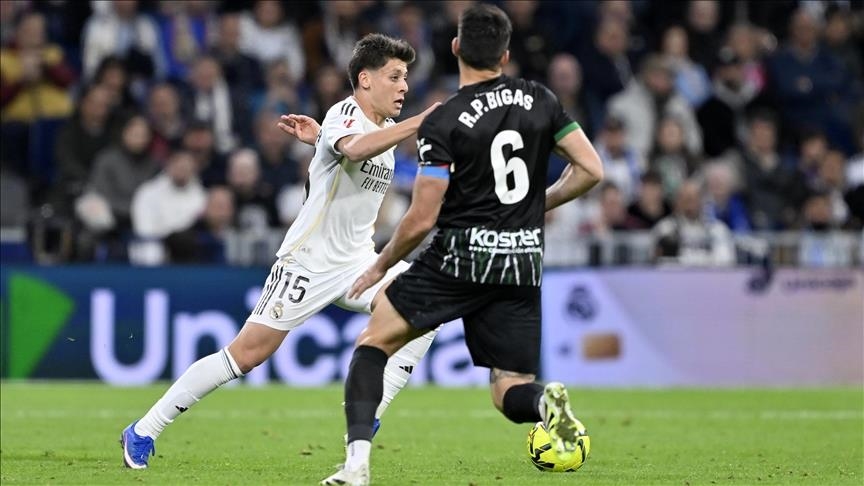 Bi gola ku Arda Guler qedera ji 70 metreyî dûrî qeleyê avêt va Real Madrîdê Elche 4-1 têk bir