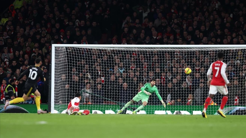 قدم.. مانشستر يونايتد يستعيد توازنه على حساب أستون فيلا