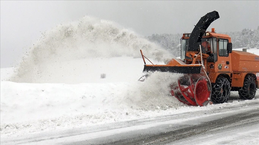 Li Erziromê rêyên 148 tax û gundan ji ber berfê hatin girtin