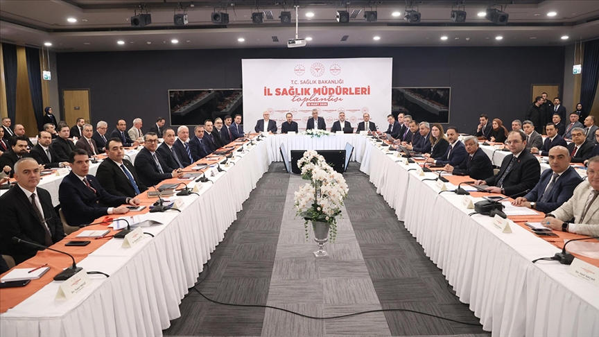 **Türkiye'nin Sağlık Alanında Gelişmeleri: Bakan Memişoğlu'nun 81 İl Sağlık Müdürüyle Görüşmesi**