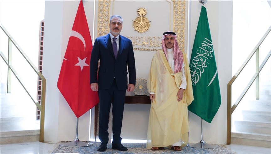 Turkish, Saudi foreign ministers discuss US-Israeli offensive on Iran