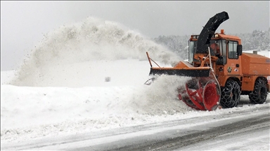 Li Erziromê rêyên 148 tax û gundan ji ber berfê hatin girtin