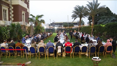 السفارة التركية بالقاهرة تنظم إفطارا لـ150 فلسطينيا من غزة