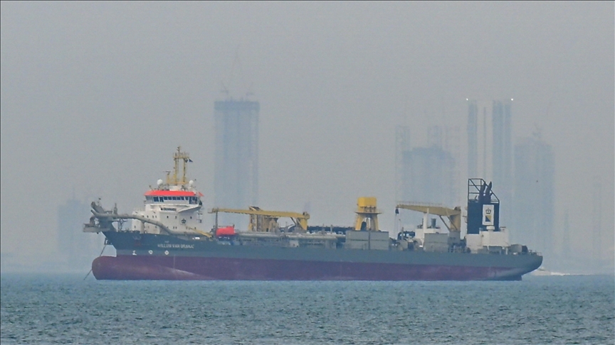 أول ناقلة نفط خام "غير إيرانية" تعبر مضيق هرمز منذ بدء الحرب