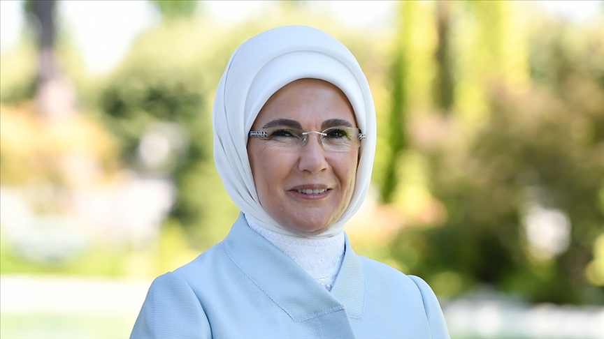 Emine Erdoğan, Türk milleti ve İslam aleminin Kadir Gecesi'ni tebrik etti