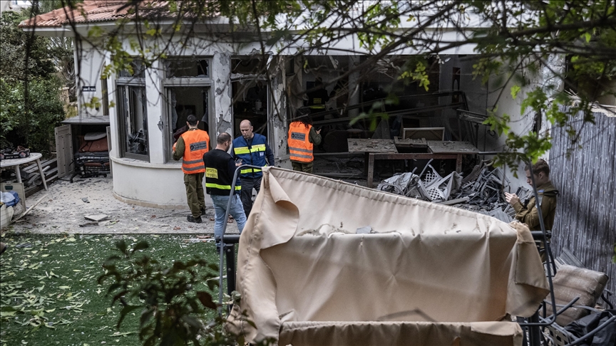 9 killed, including 3 medics, in Israeli airstrikes in southern Lebanon