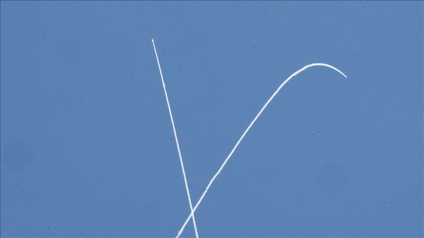 İran'ın art arda yaptığı misillemelerde İsrail'in merkez ve güneyinde sirenler çaldı