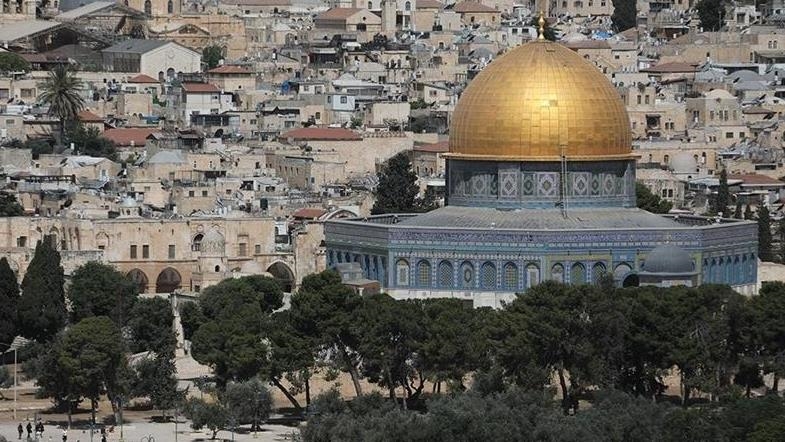 القدس.. سقوط شظايا صاروخ إيراني وأصوات انفجارات قوية 