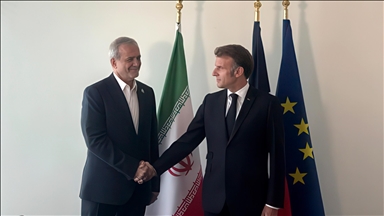 Entretien Macron-Pezeshkian: Paris juge "inadmissible" d'être ciblée, Téhéran refuse de "se soumettre aux intimidateurs"