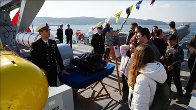 Çanakkale'de Deniz Kuvvetleri Komutanlığı gemileri ziyarete açıldı
