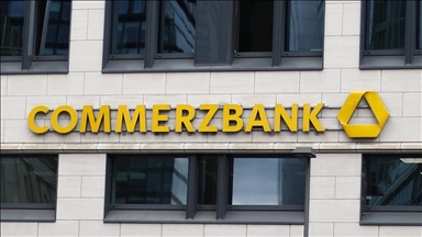 UniCredit seeks to raise Commerzbank stake to 30% with share-swap offer