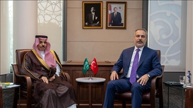 Les chefs de la diplomatie turque et saoudienne évoquent l’offensive américano-israélienne contre l’Iran