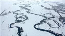 Dîmena fetlonekên Deşta Qersê ya di binê berfê da maye, bi dronê hat kişandin