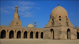 مسجد أحمد بن طولون بالقاهرة.. تحفة معمارية "لا تحترق ولا تغرق"