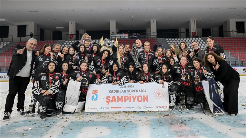 Buz Hokeyi Kadınlar Süper Lig'de şampiyon "Buzadam" 