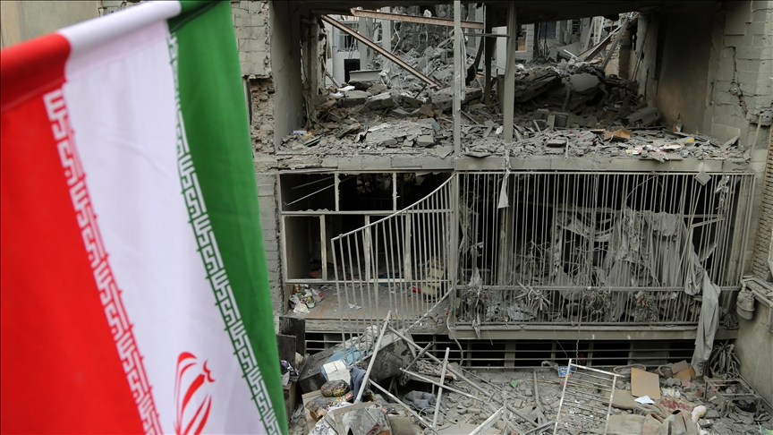 ئاژانسی ئانادۆڵو دیمەنی ئەو وێرانکارییانەی لە تاران گرت کە بەهۆی ھێرشەکانی ئەمریکا و ئیسرائیل لە شارەکە کەوتوونەتەوە