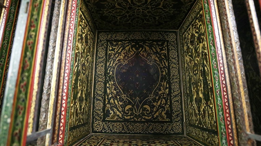 Sultan 2. Abdülhamid'in şehit yakınları ve gaziler yararına bağışladığı ahşap dolap restore edildi